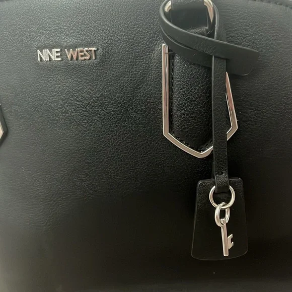 Nine West pocketbook! - Picture 2 of 5